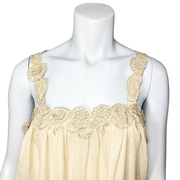 MOLIO RELIO Laser Cut Square Neck Shift Dress - Picture 2 of 6